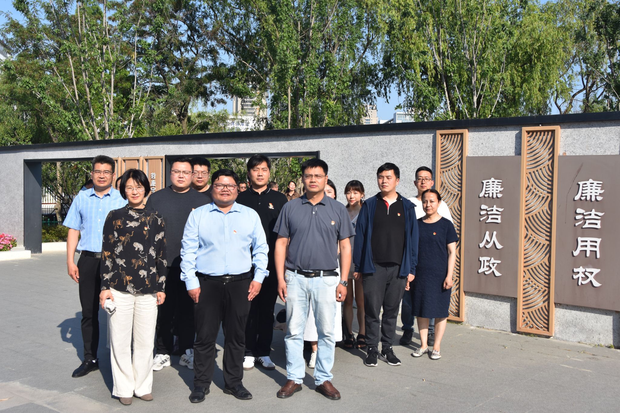 学生社区党工委,学工处党支部与淮阴区开明中学党委开展党纪学习教育